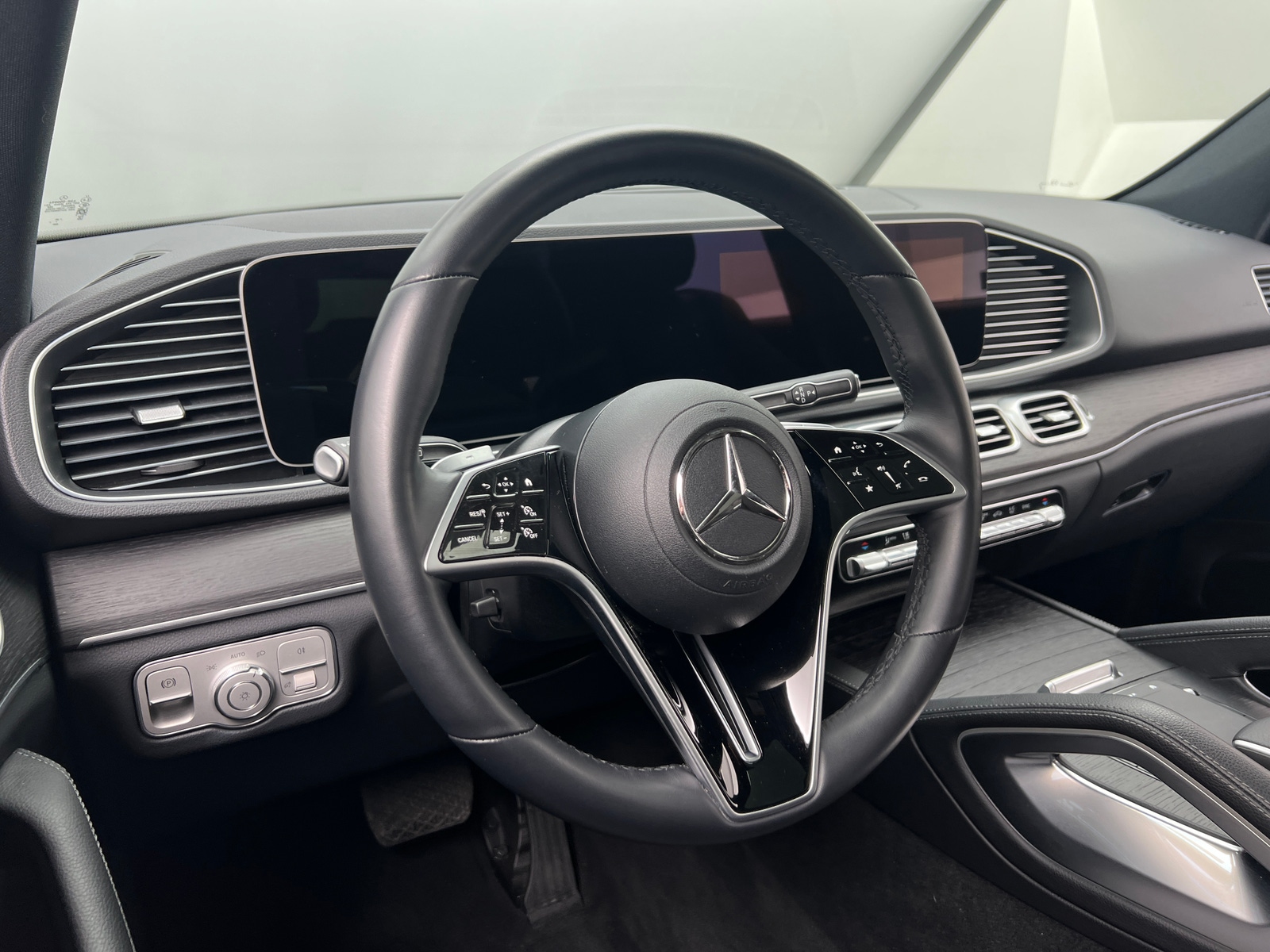 Thumbnail: 2025 Mercedes-Benz GLE - 4