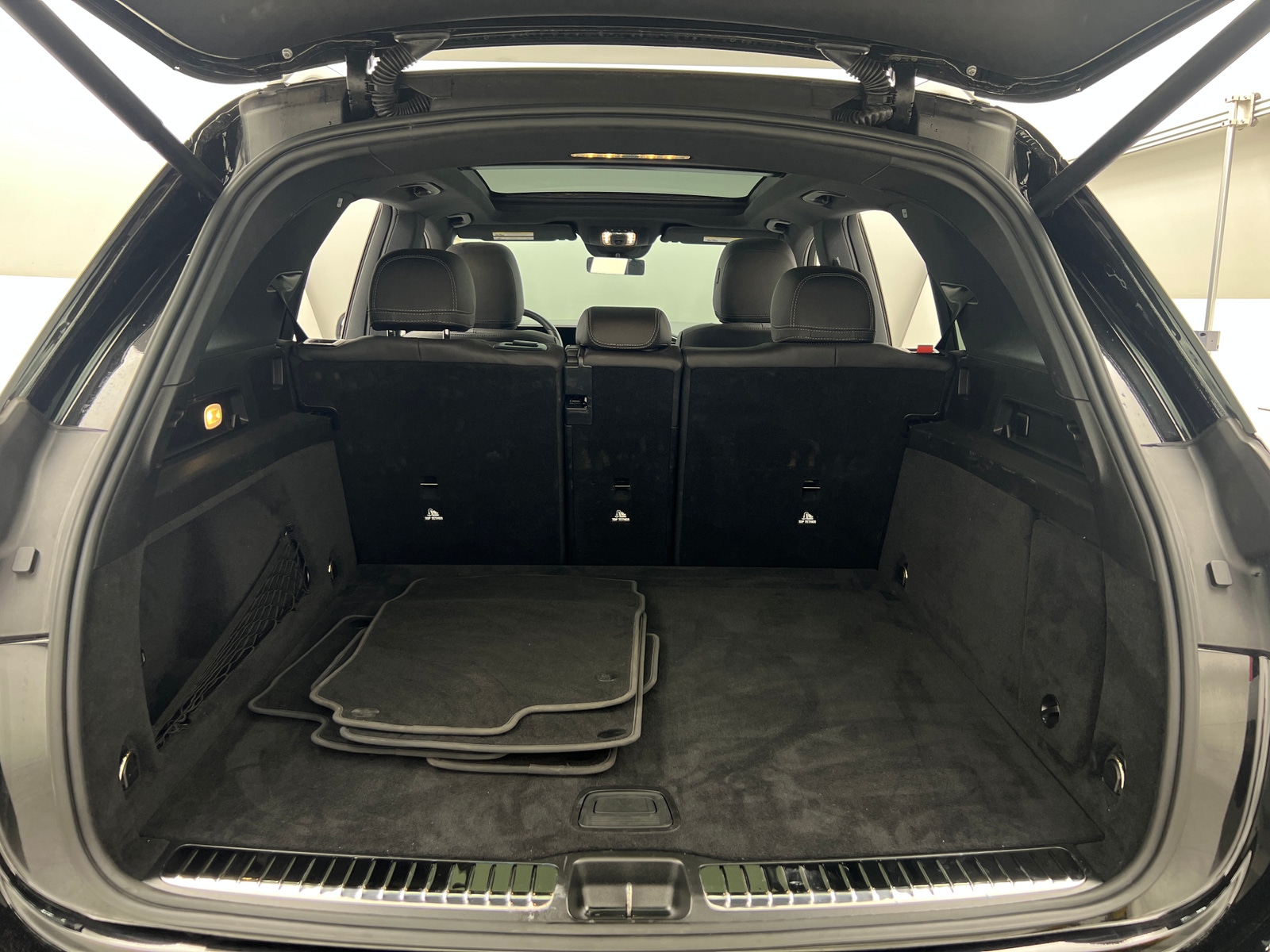 Thumbnail: 2025 Mercedes-Benz GLE - 6