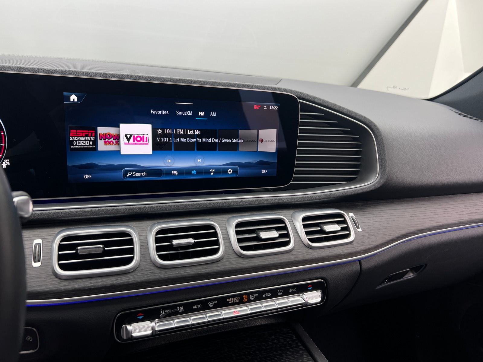 Thumbnail: 2025 Mercedes-Benz GLE - 3