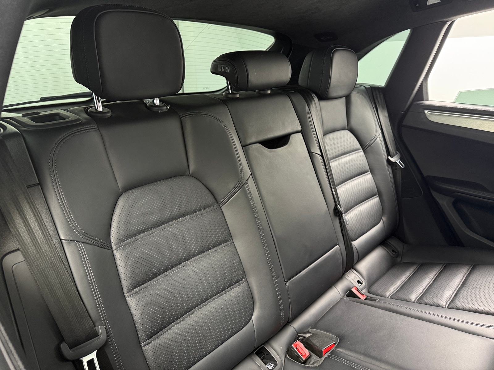 Thumbnail: 2020 Porsche Macan - 5