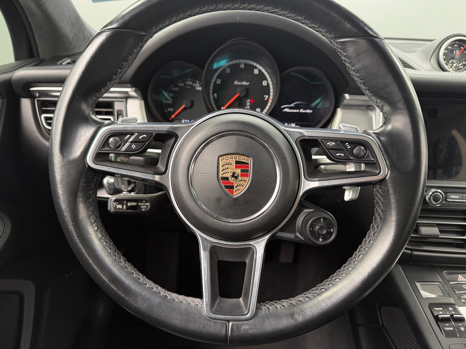 Thumbnail: 2020 Porsche Macan - 4