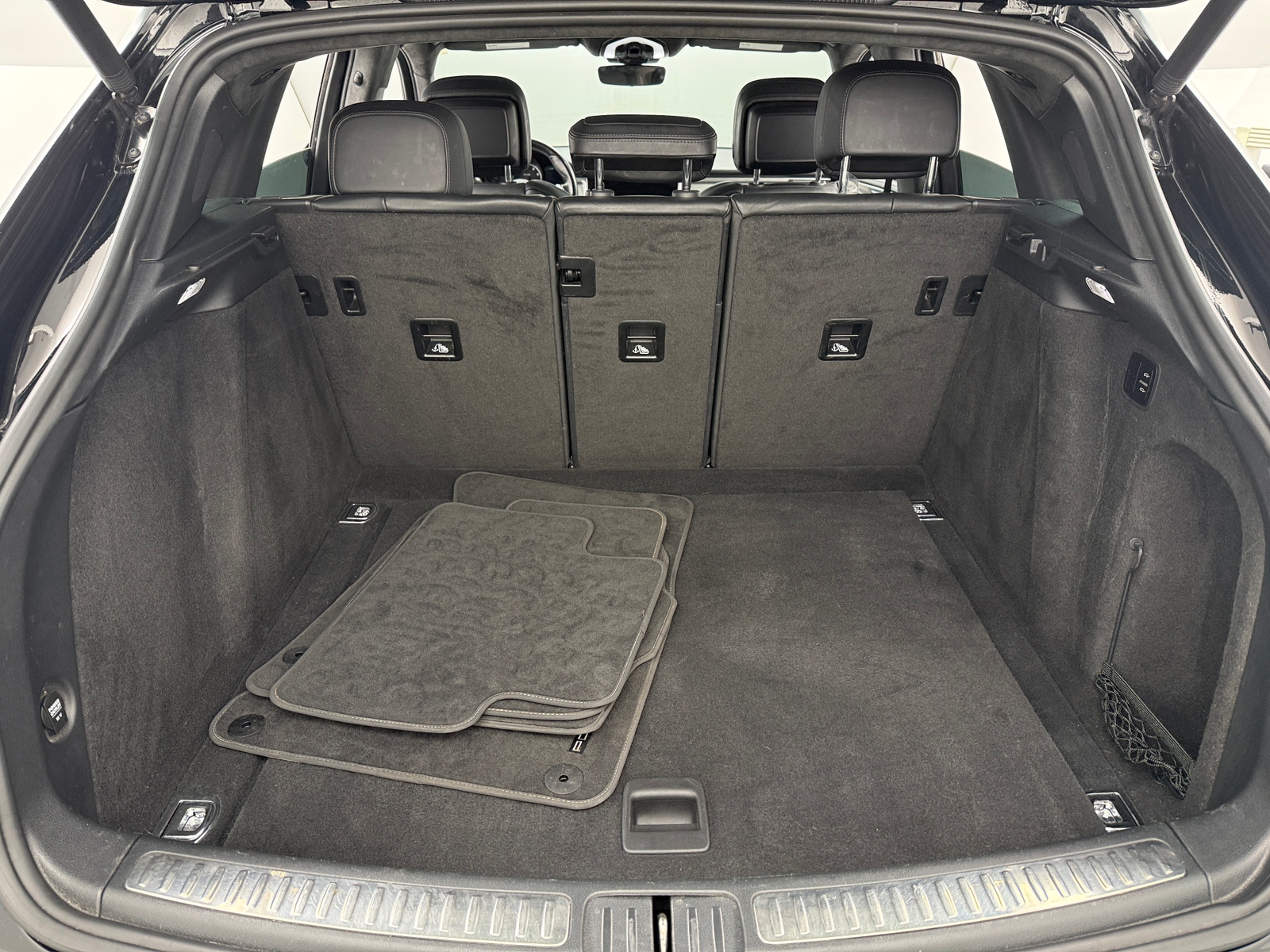 Thumbnail: 2020 Porsche Macan - 6