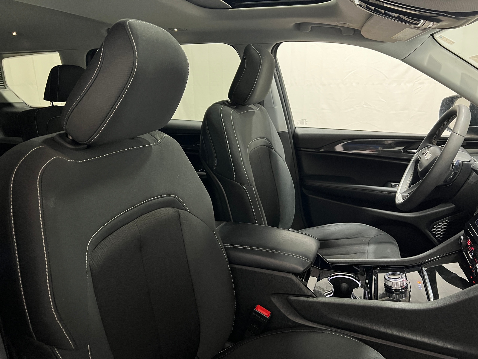 Thumbnail: 2023 Jeep Grand Cherokee L - 2