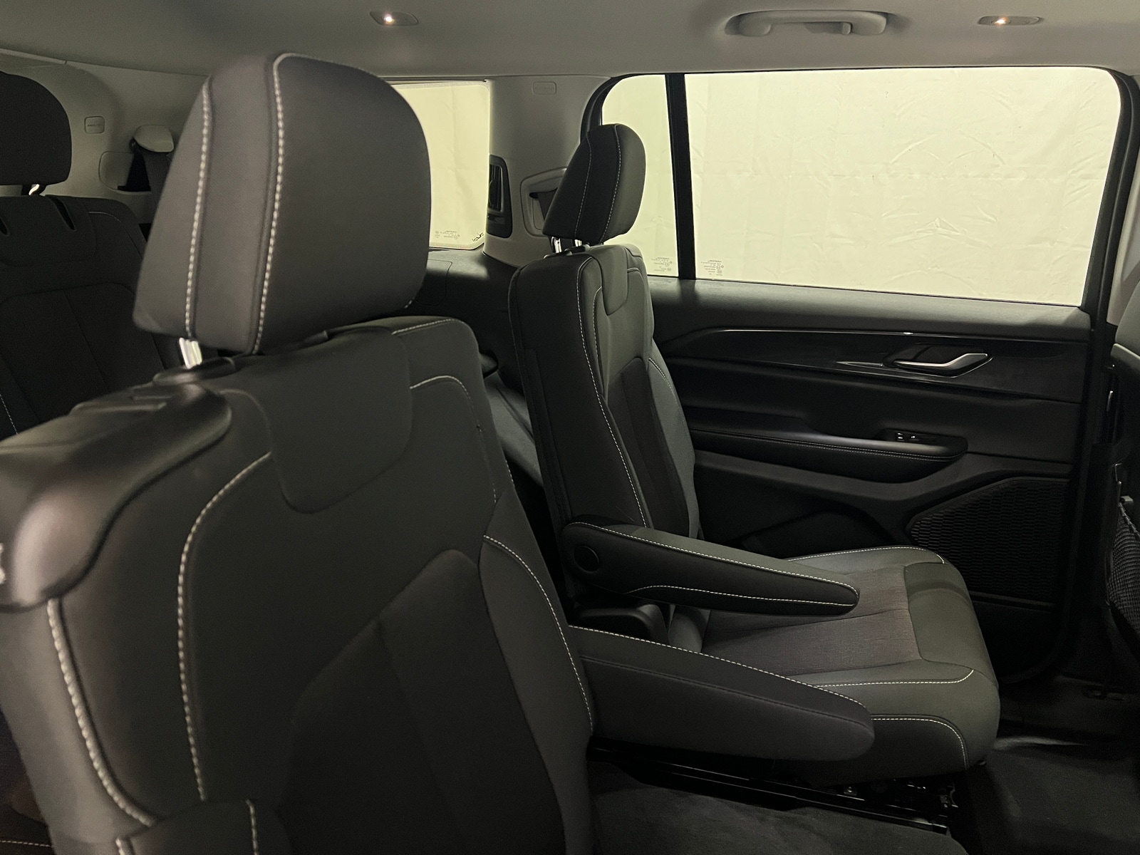 Thumbnail: 2023 Jeep Grand Cherokee L - 6