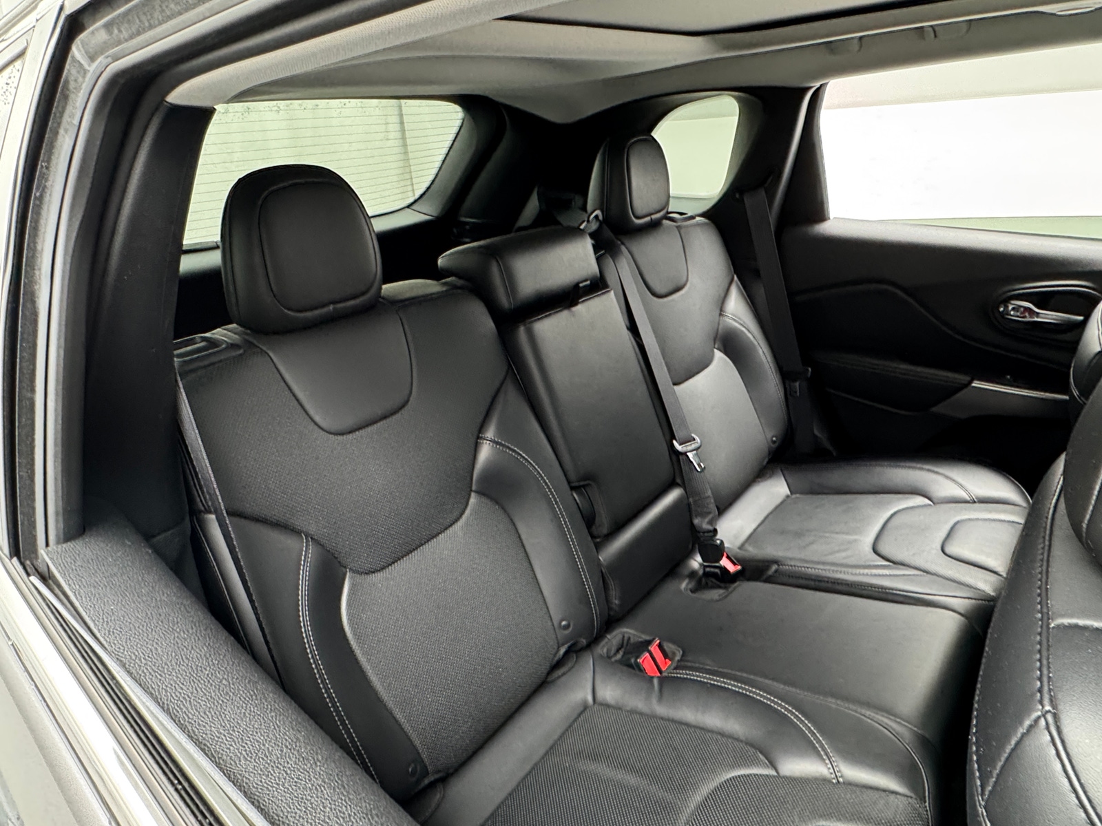 Thumbnail: 2019 Jeep Cherokee - 5