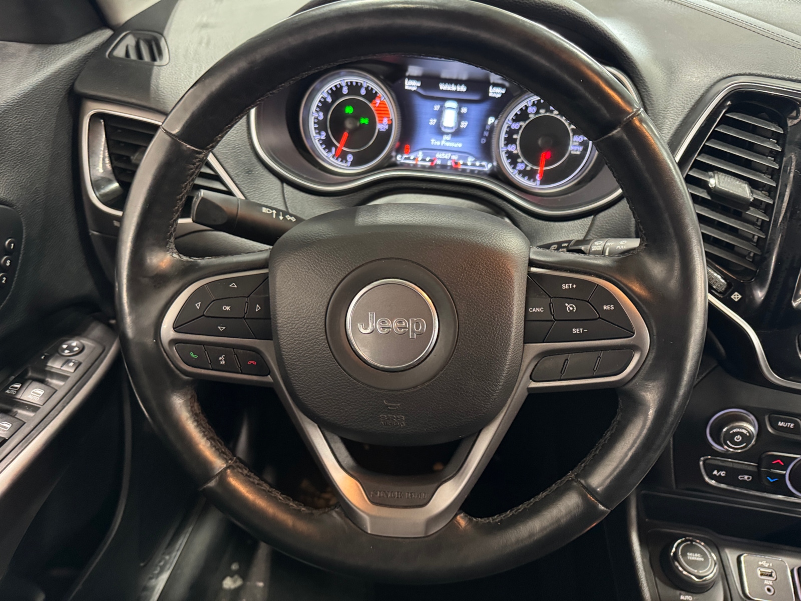 Thumbnail: 2019 Jeep Cherokee - 4