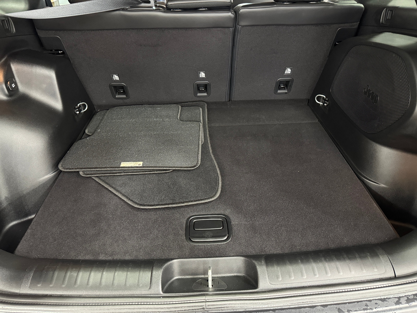 Thumbnail: 2019 Jeep Cherokee - 6