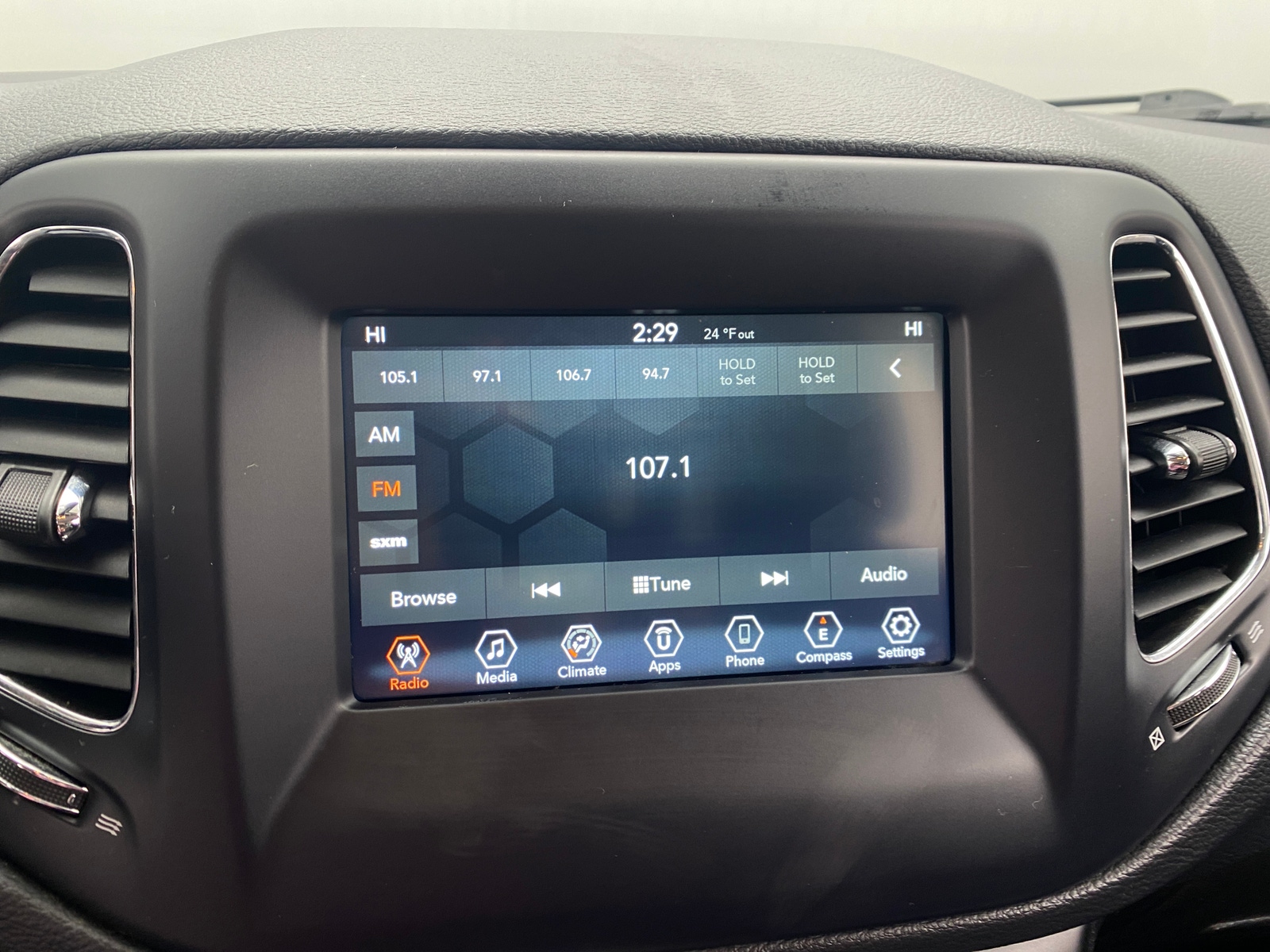 Thumbnail: 2021 Jeep Compass - 4