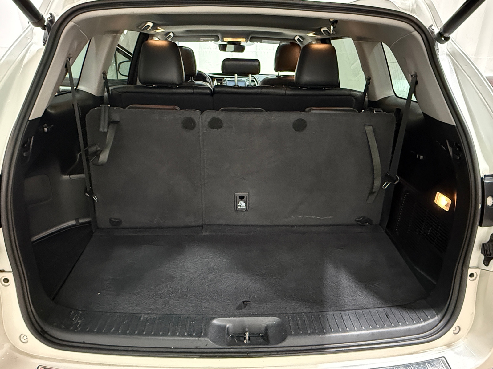 Thumbnail: 2017 Toyota Highlander - 6