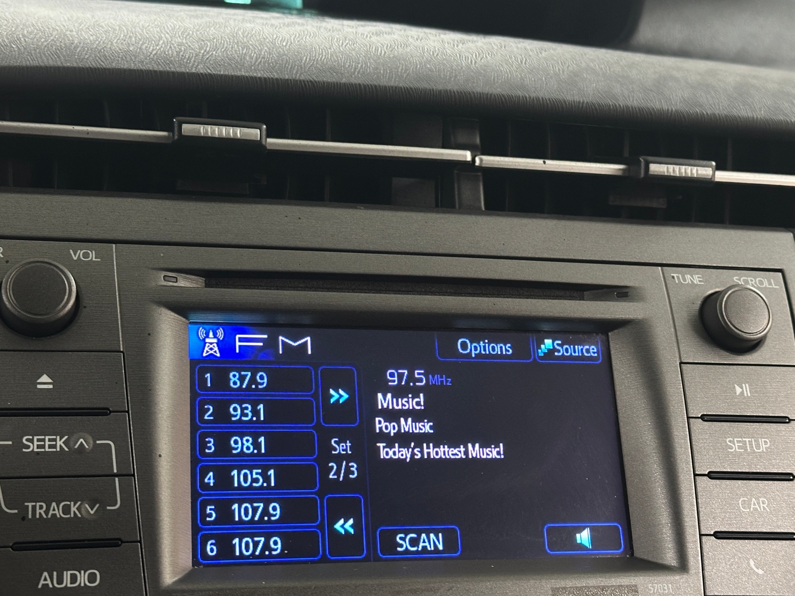 Thumbnail: 2015 Toyota Prius - 4