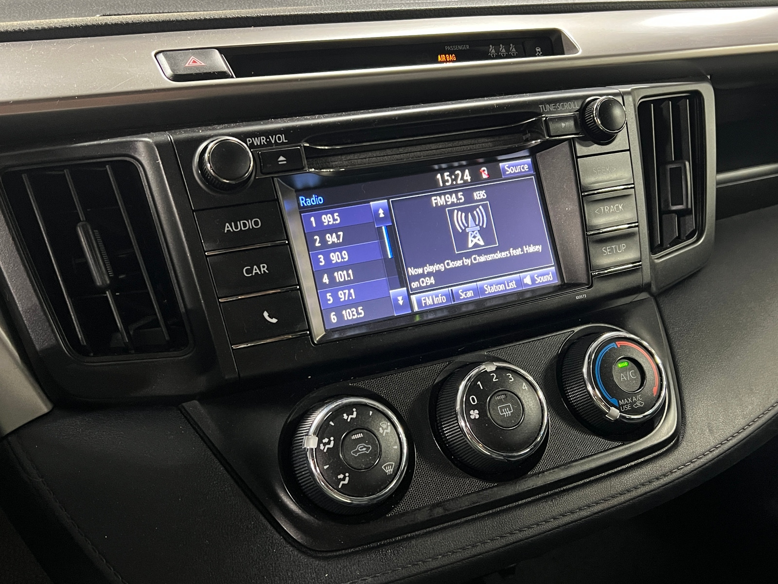 Thumbnail: 2017 Toyota RAV4 - 4