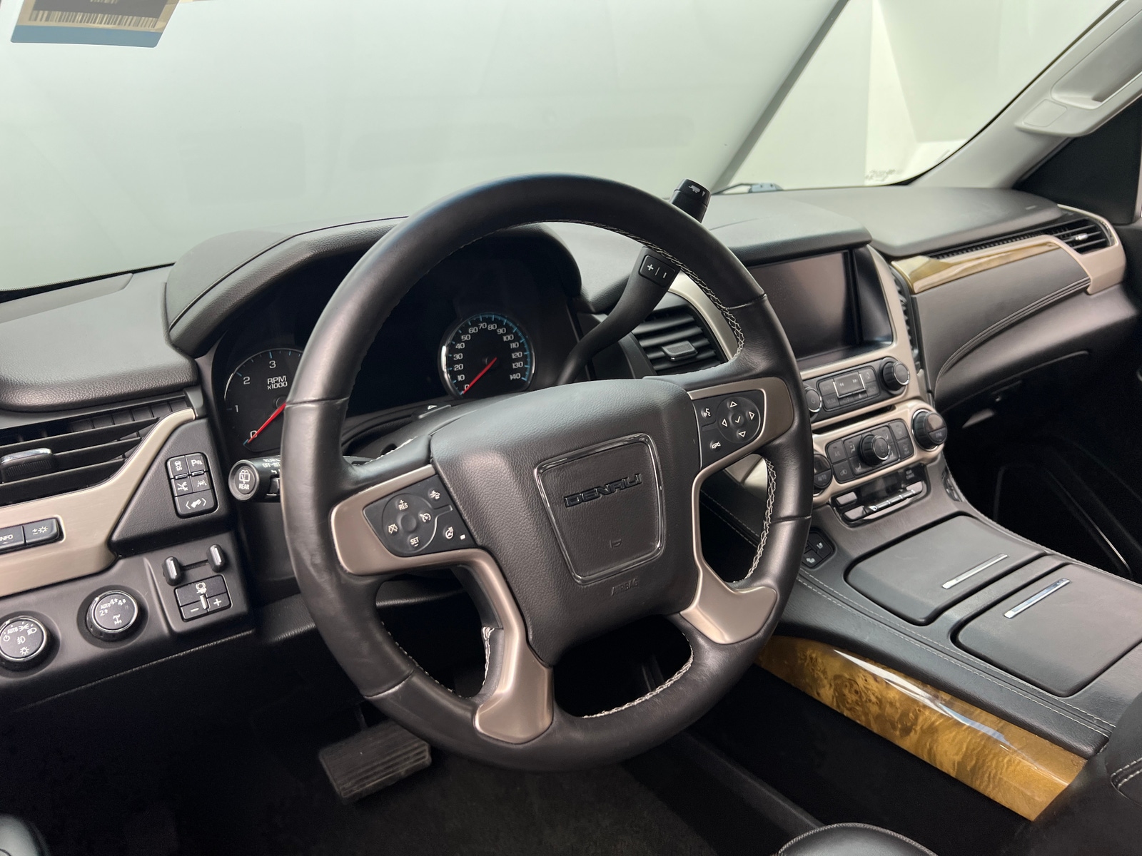 Thumbnail: 2017 GMC Yukon - 4