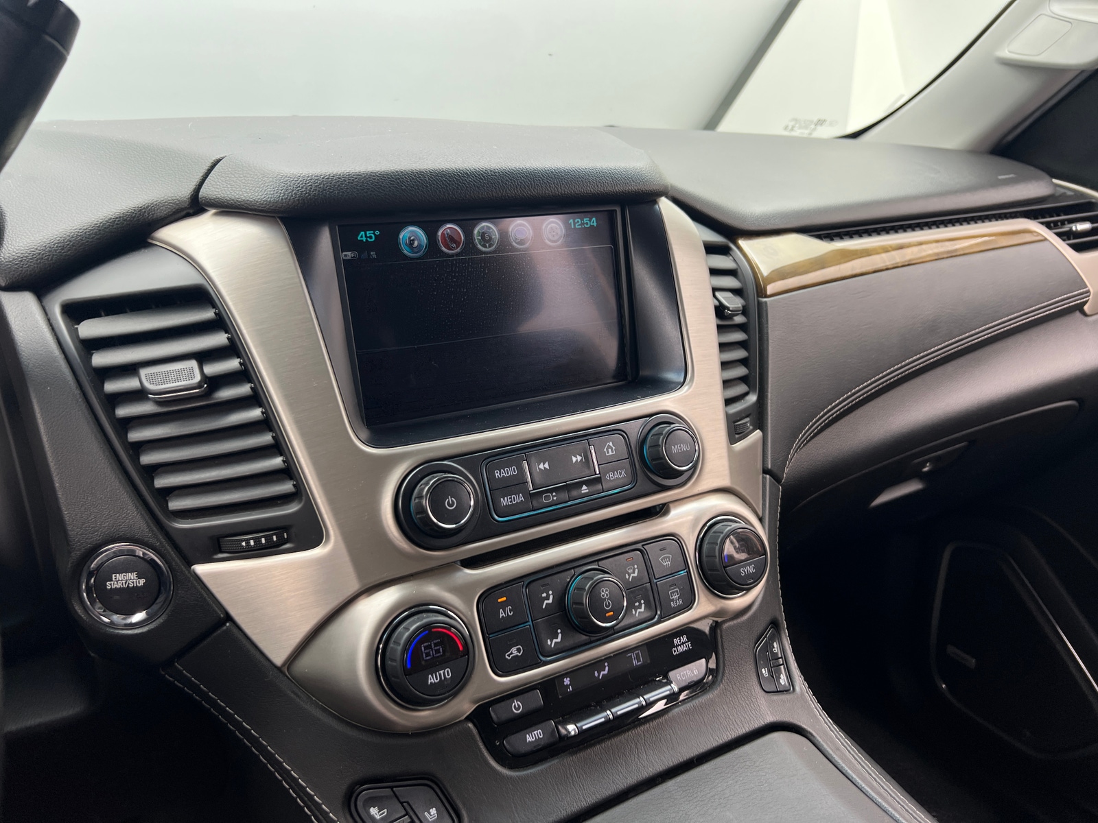 Thumbnail: 2017 GMC Yukon - 3