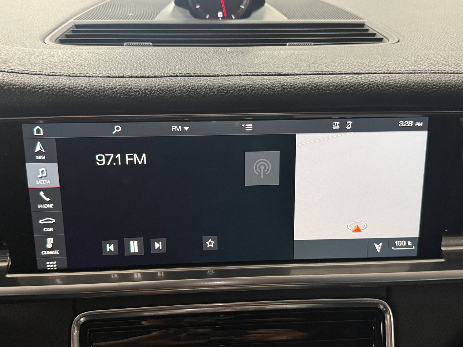 Thumbnail: 2018 Porsche Panamera - 3