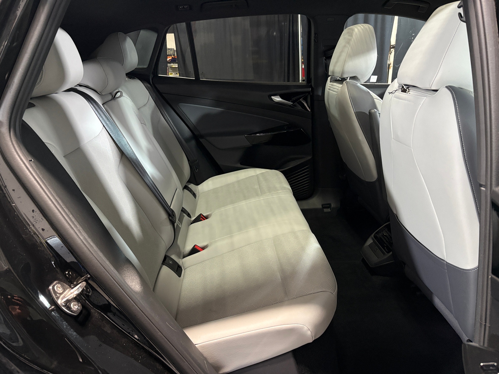 Thumbnail: 2021 Volkswagen ID.4 - 6