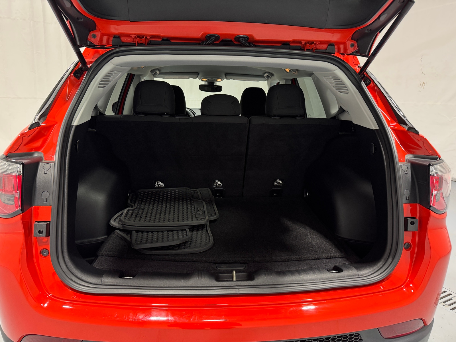 Thumbnail: 2018 Jeep Compass - 7