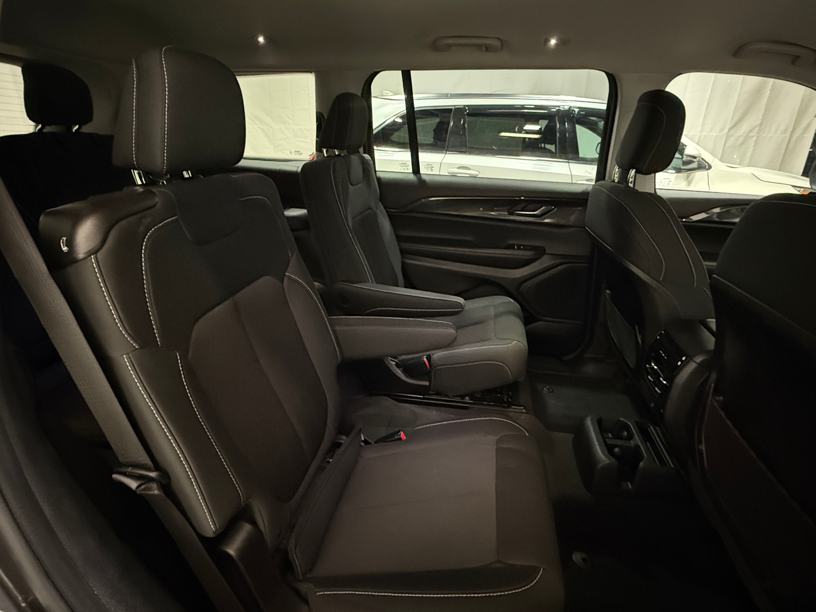 Thumbnail: 2023 Jeep Grand Cherokee L - 6