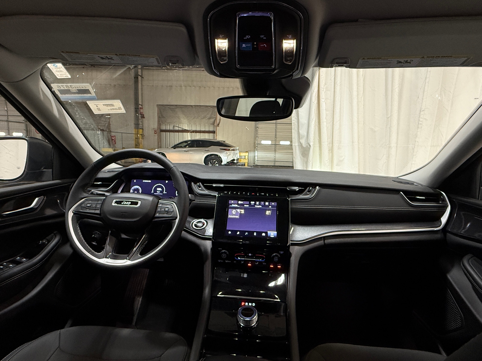 Thumbnail: 2023 Jeep Grand Cherokee L - 3