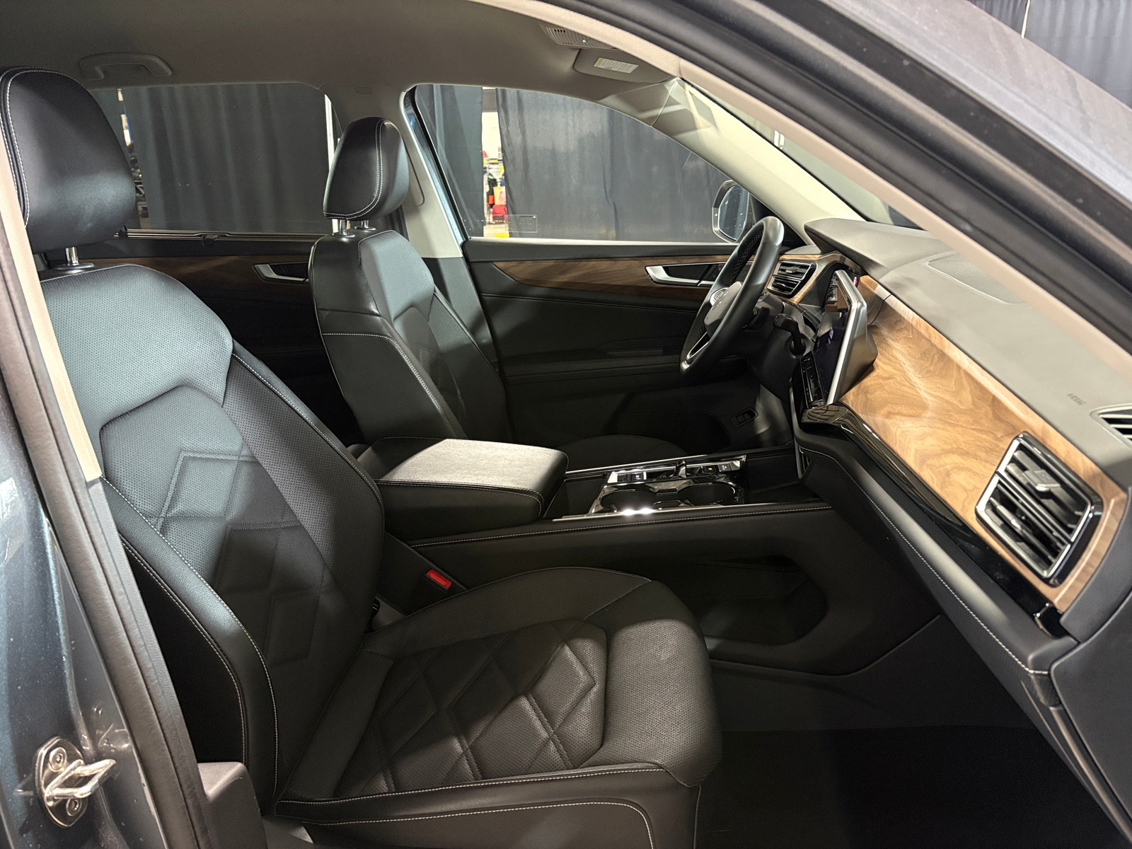 Thumbnail: 2024 Volkswagen Atlas - 2