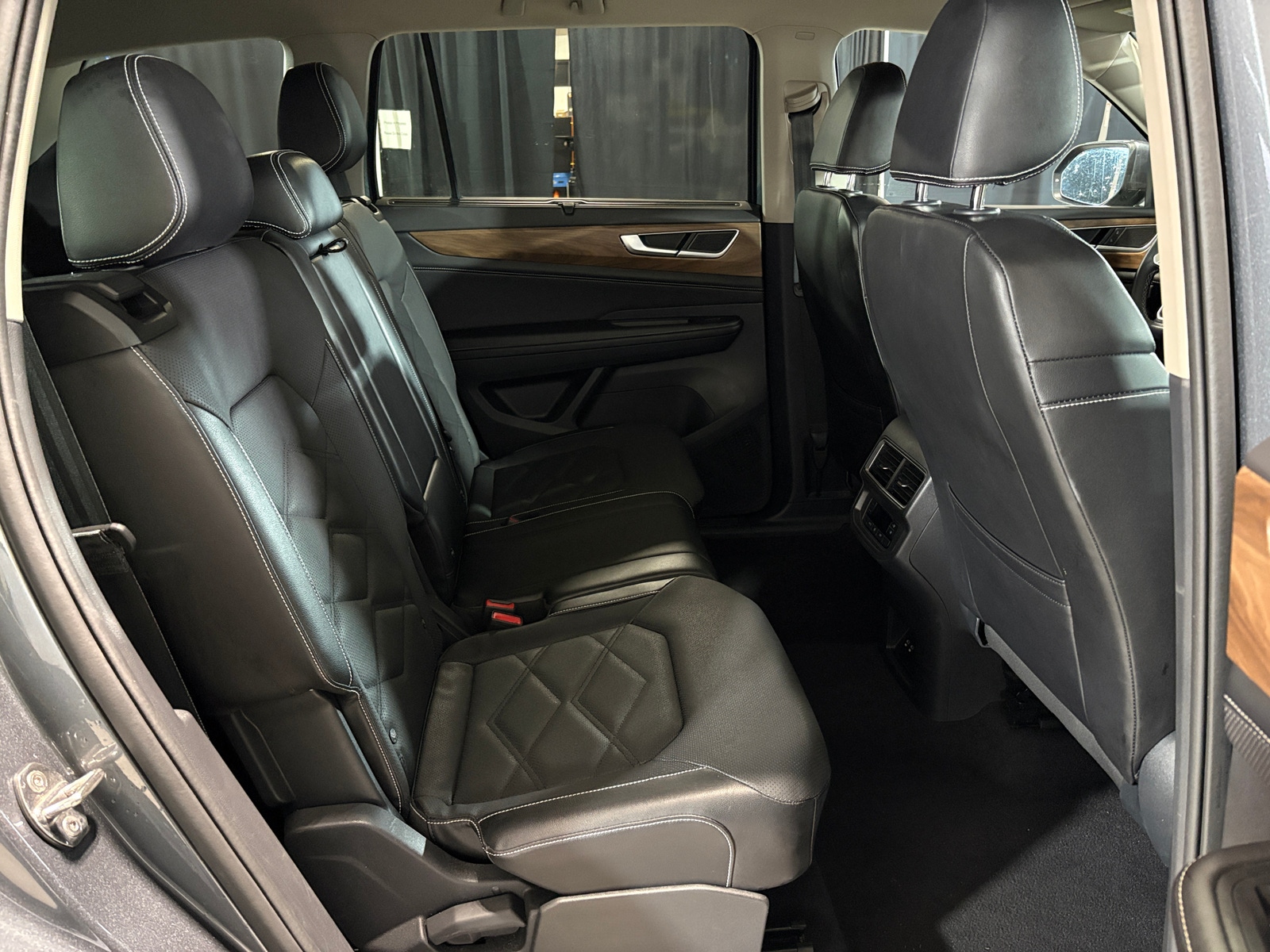 Thumbnail: 2024 Volkswagen Atlas - 6