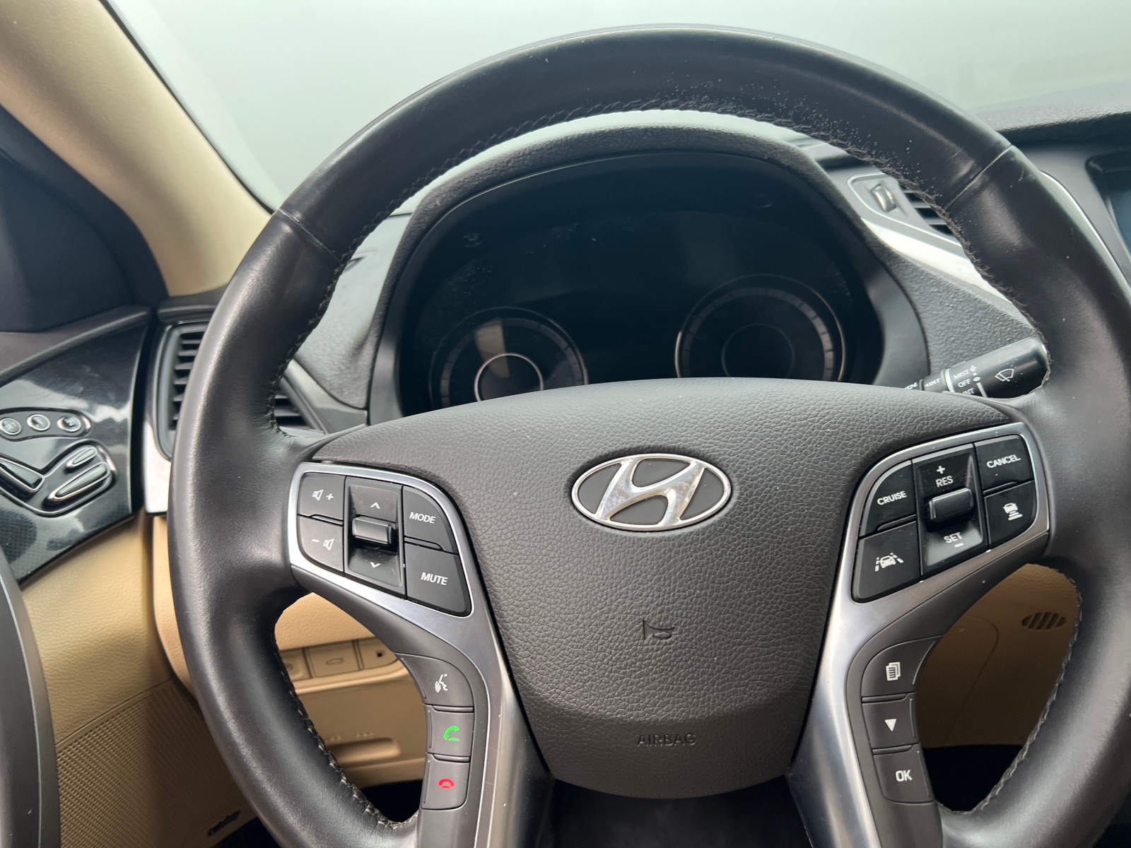 Thumbnail: 2016 Hyundai Azera - 4