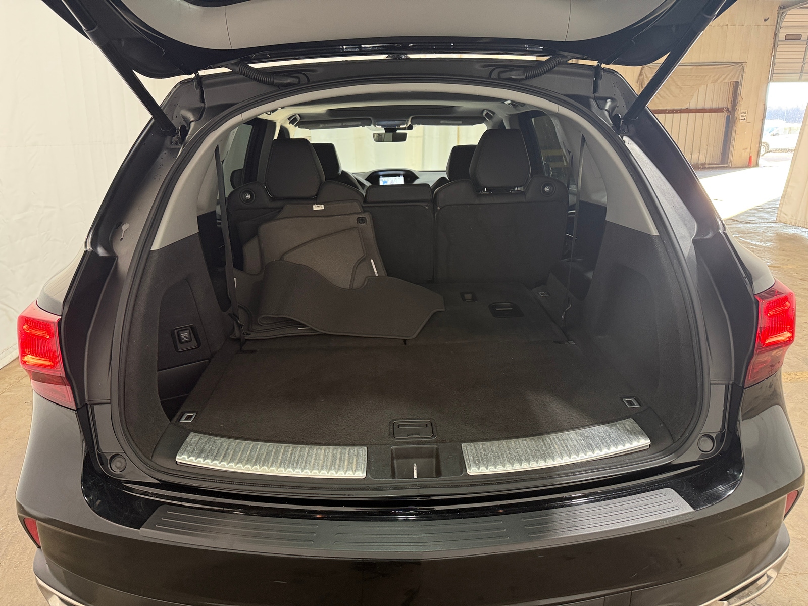 Thumbnail: 2018 Acura MDX - 6