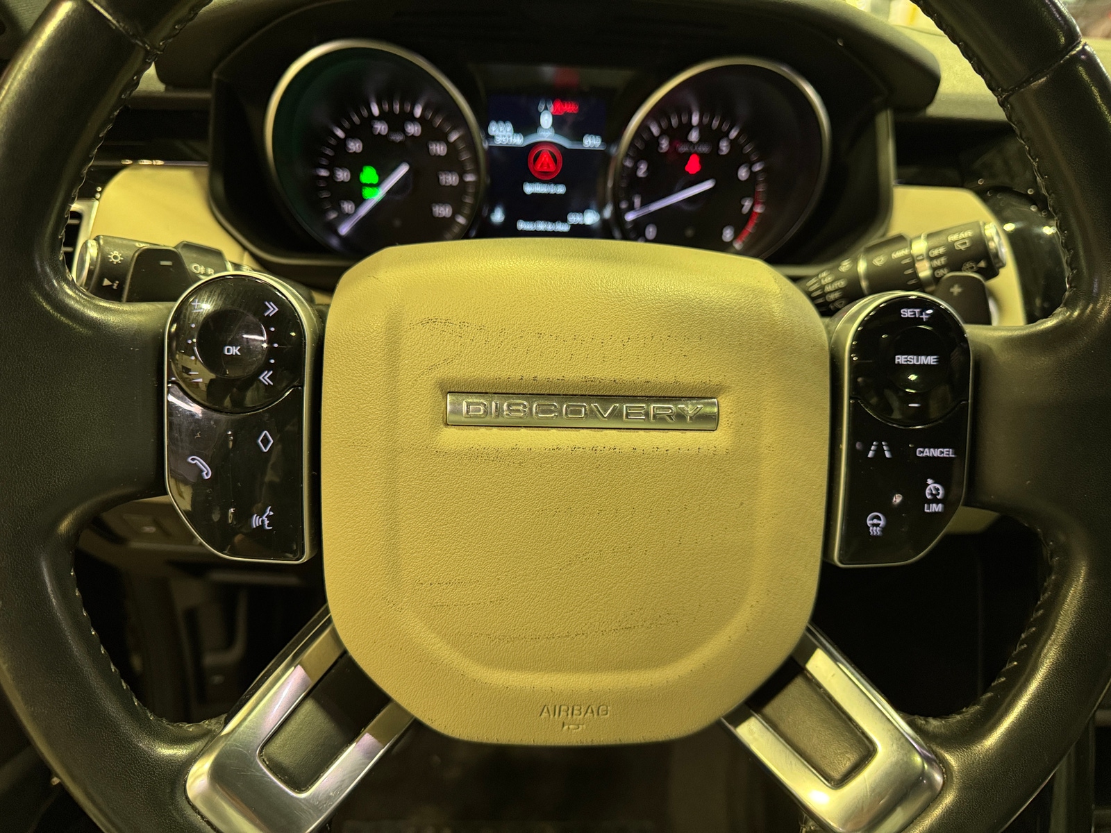 Thumbnail: 2020 Land Rover Discovery - 4