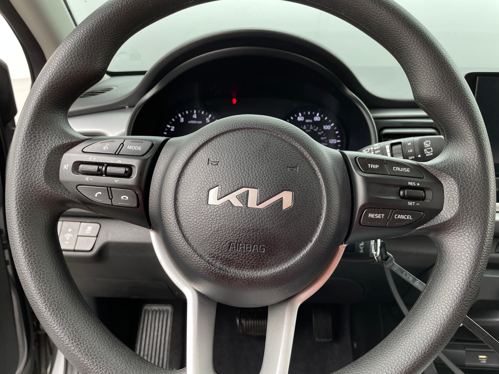 Thumbnail: 2023 Kia Rio - 5