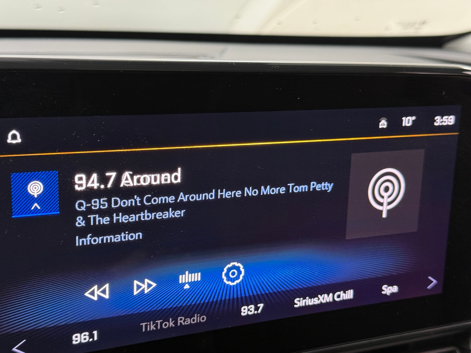 Thumbnail: 2025 Chevrolet Trax - 4