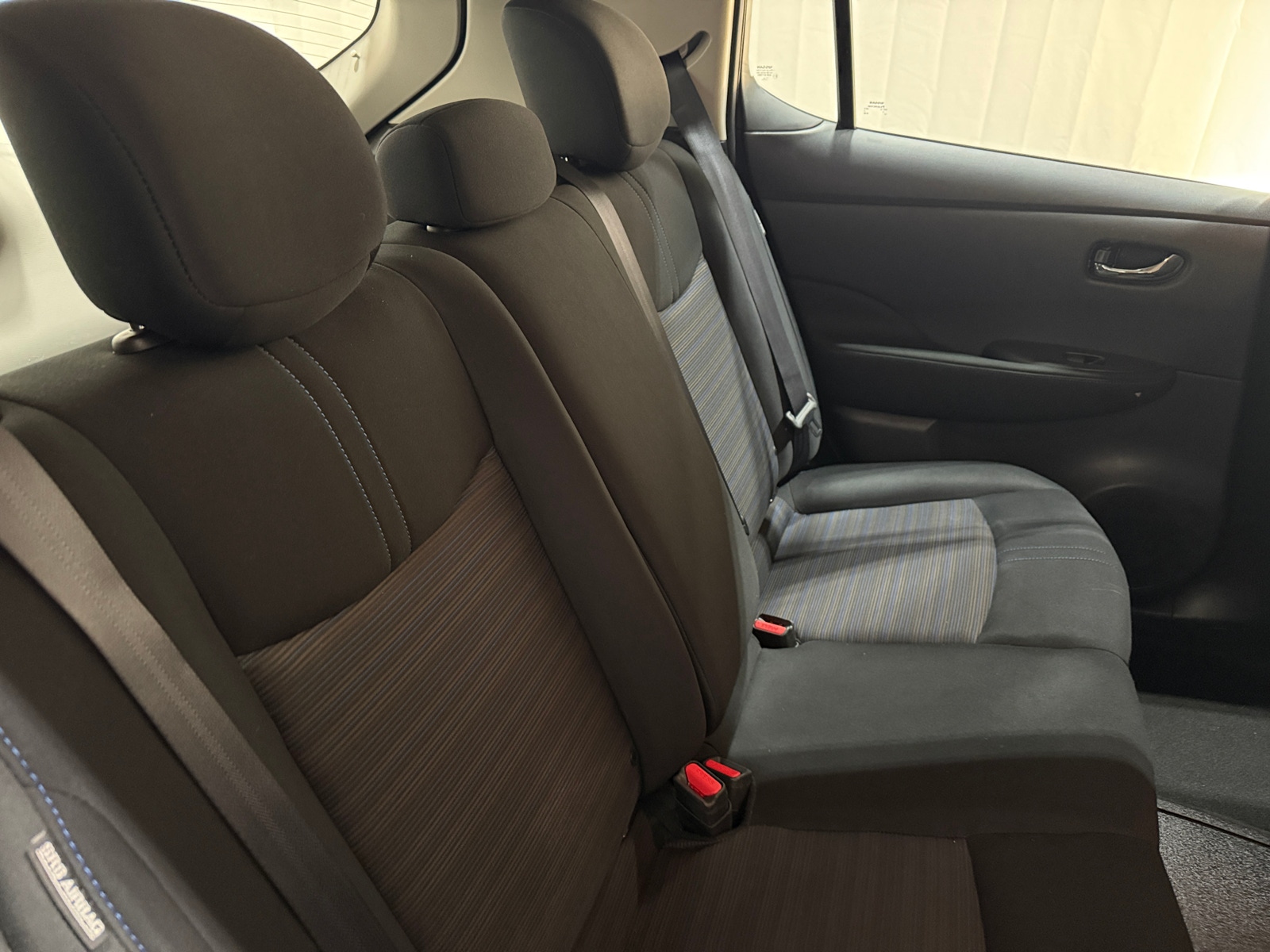 Thumbnail: 2022 Nissan Leaf - 6