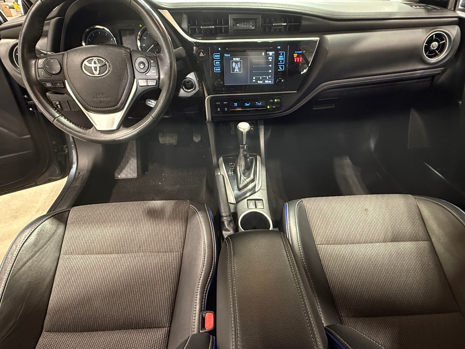 Thumbnail: 2018 Toyota Corolla - 3