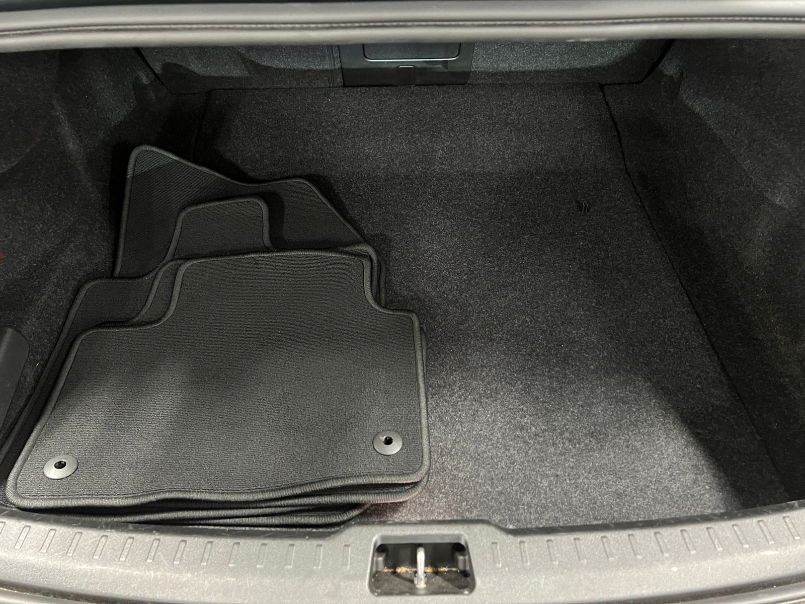 Thumbnail: 2022 Volvo S60 - 6