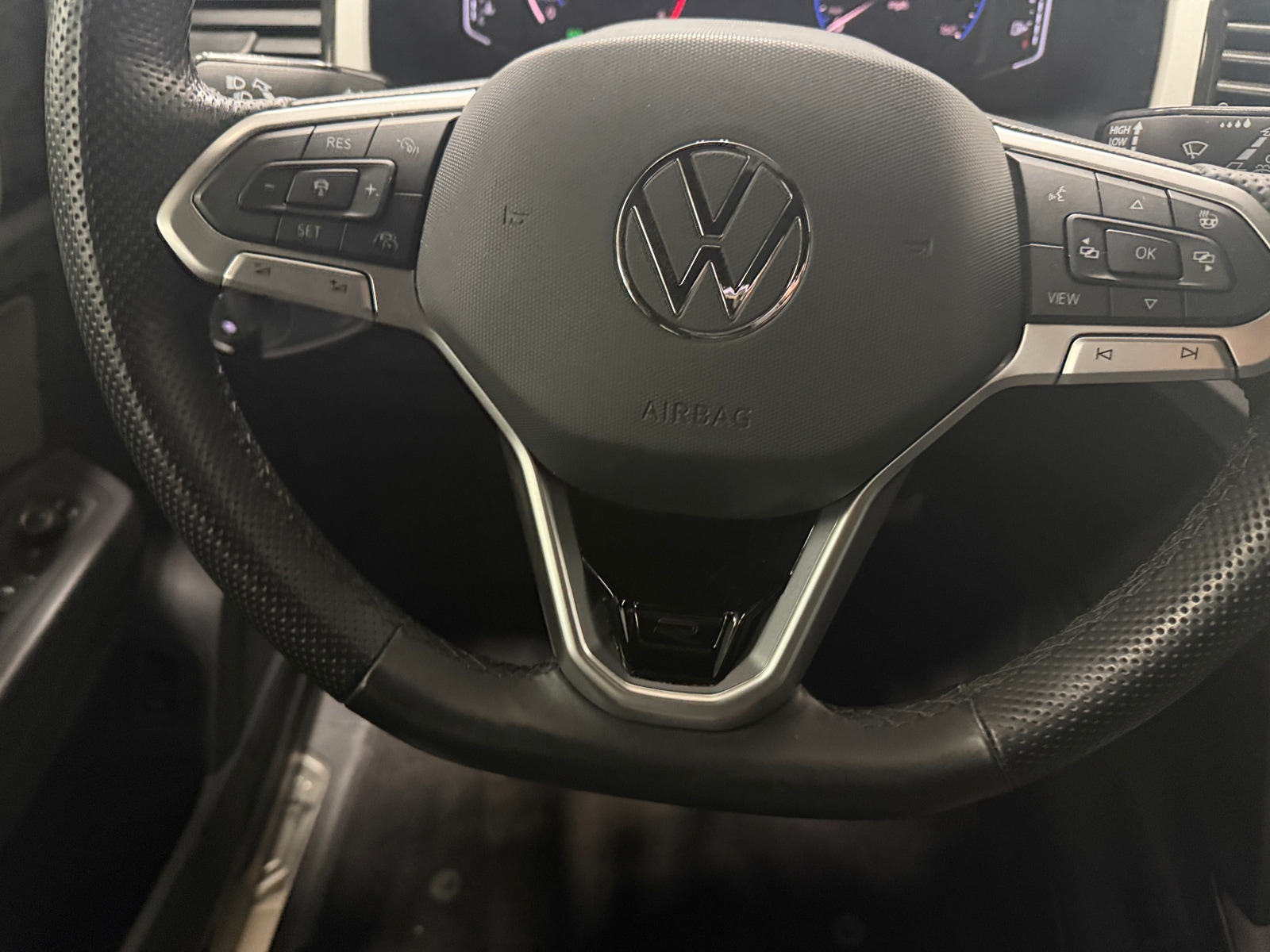 Thumbnail: 2021 Volkswagen Atlas - 4