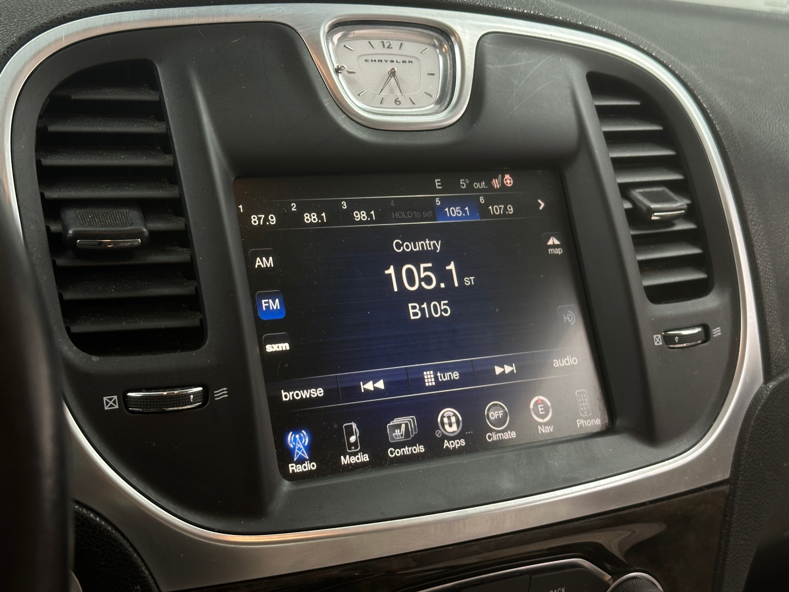 Thumbnail: 2015 Chrysler 300 - 3