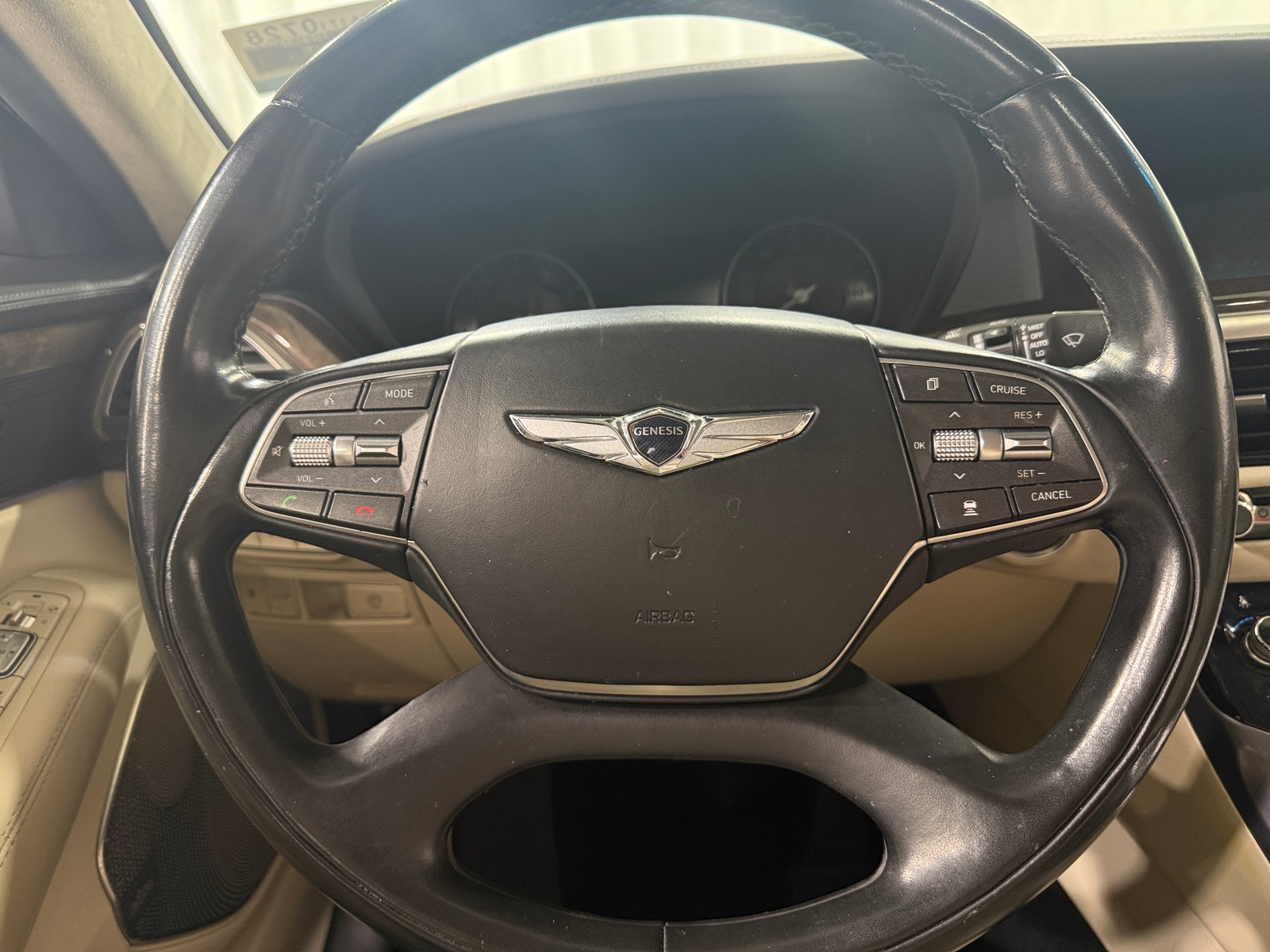 Thumbnail: 2018 Genesis G90 - 4