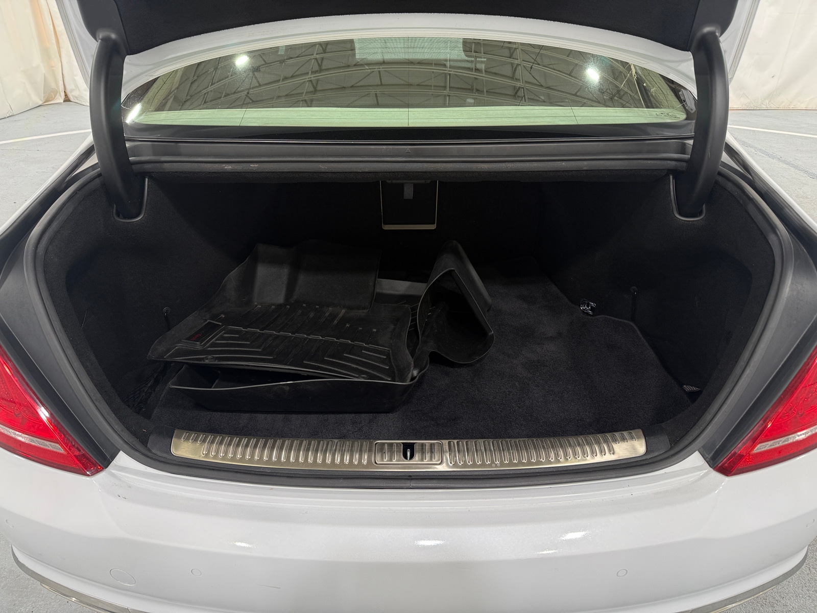 Thumbnail: 2018 Genesis G90 - 6