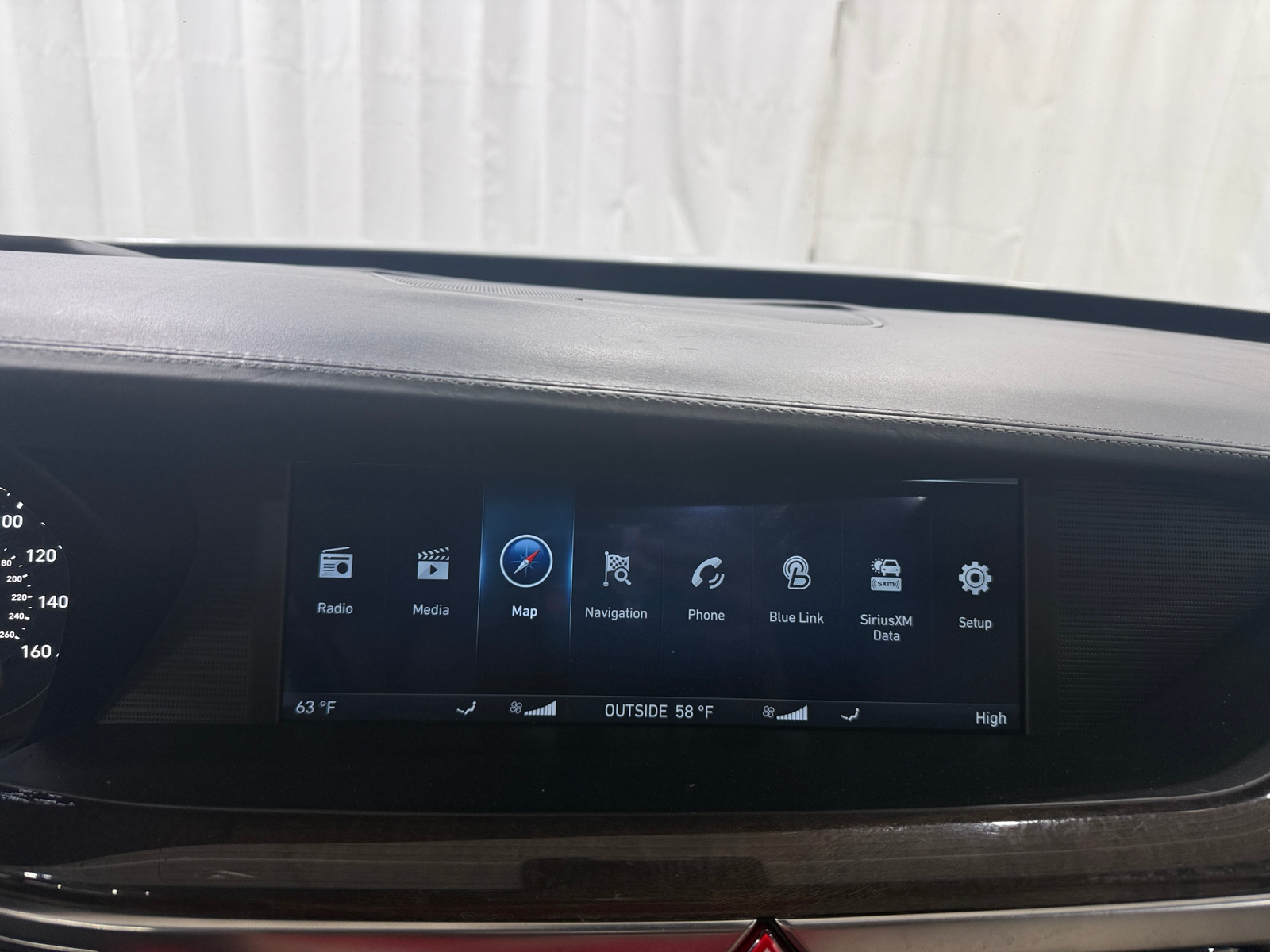 Thumbnail: 2018 Genesis G90 - 3