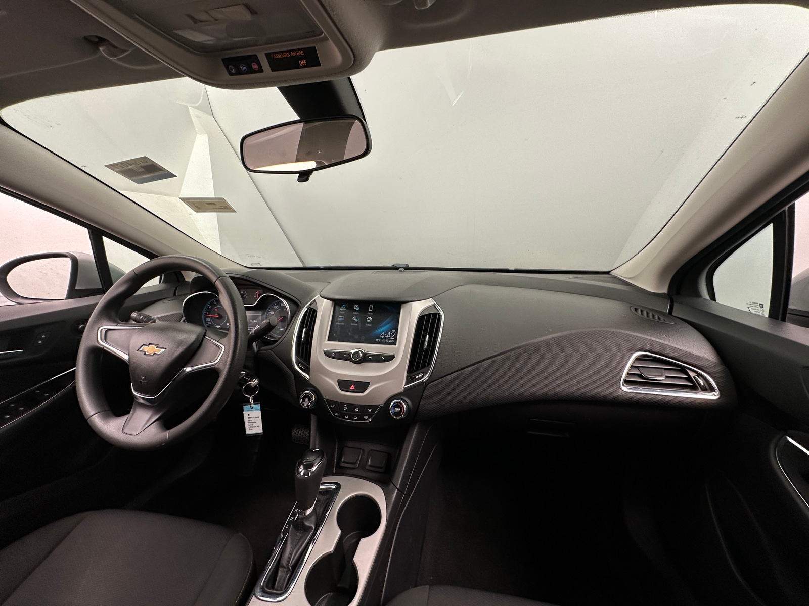 Thumbnail: 2017 Chevrolet Cruze - 3