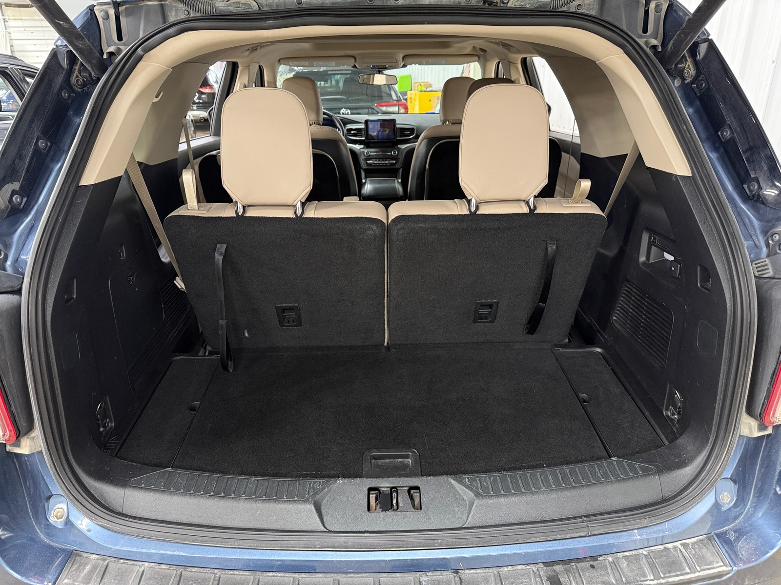 Thumbnail: 2020 Ford Explorer - 7