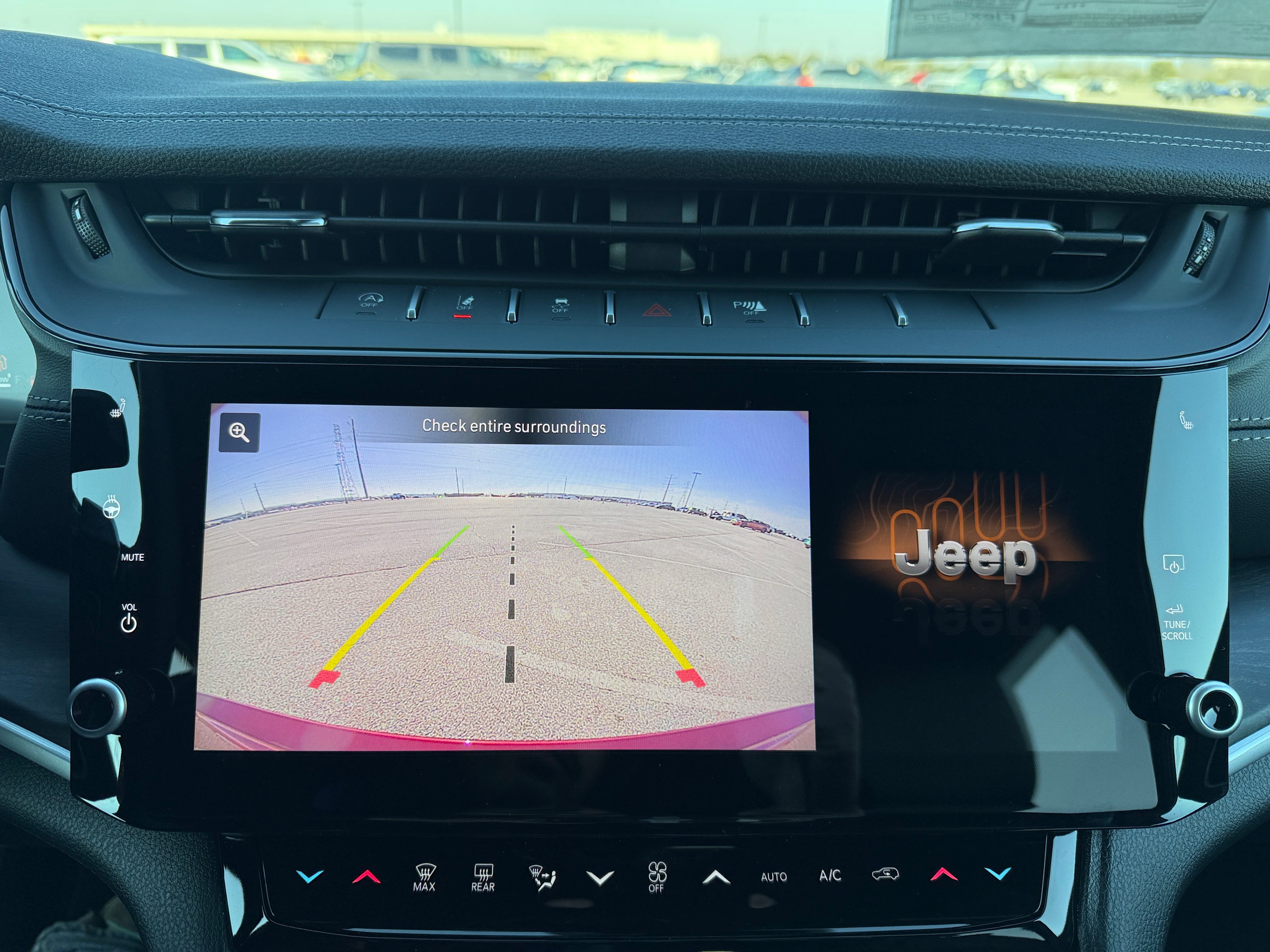 2026 Jeep Grand Cherokee Laredo - Photo 16