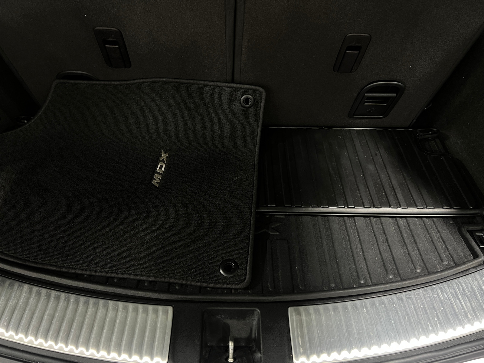 Thumbnail: 2017 Acura MDX - 6