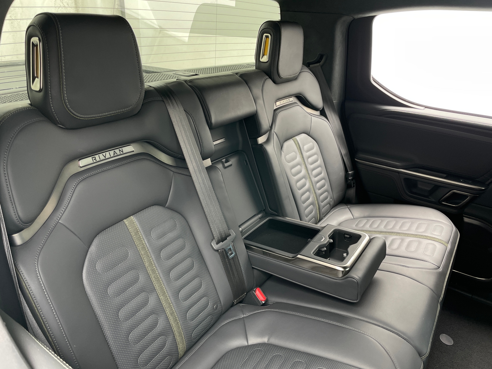 Thumbnail: 2023 Rivian R1T - 5