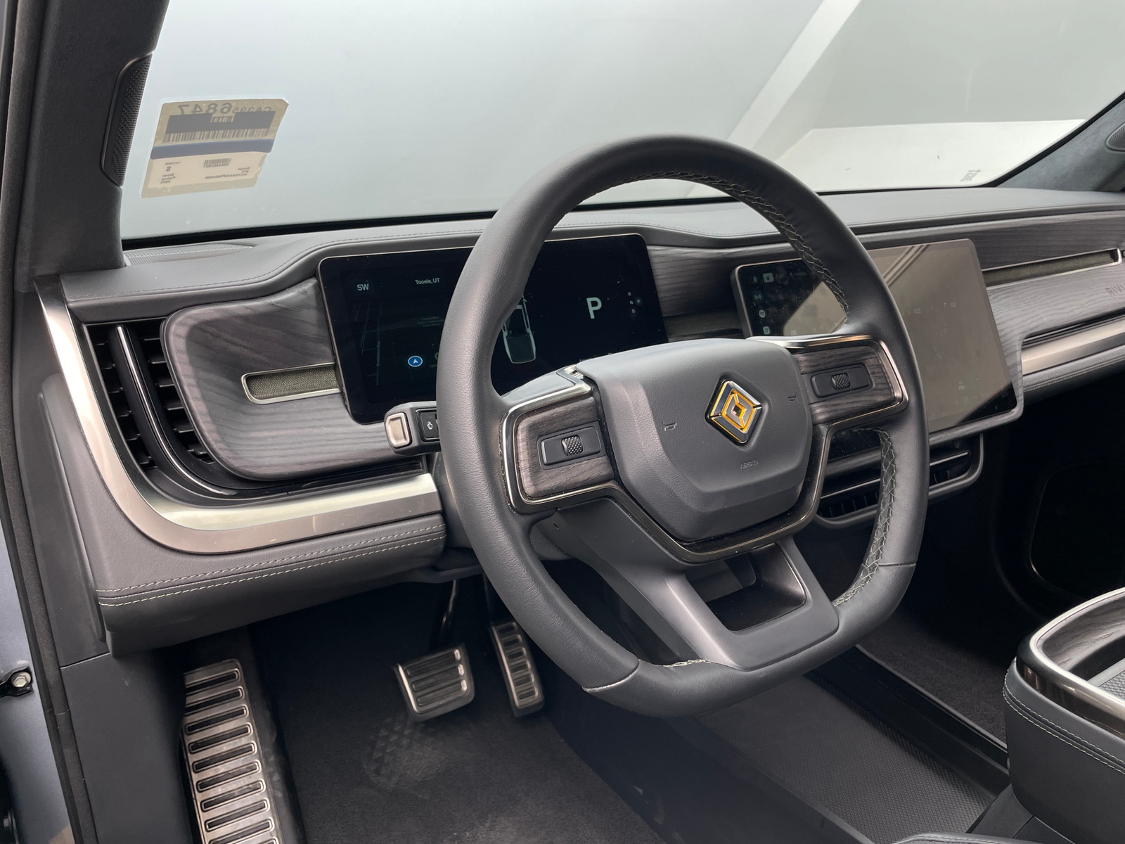 Thumbnail: 2023 Rivian R1T - 4