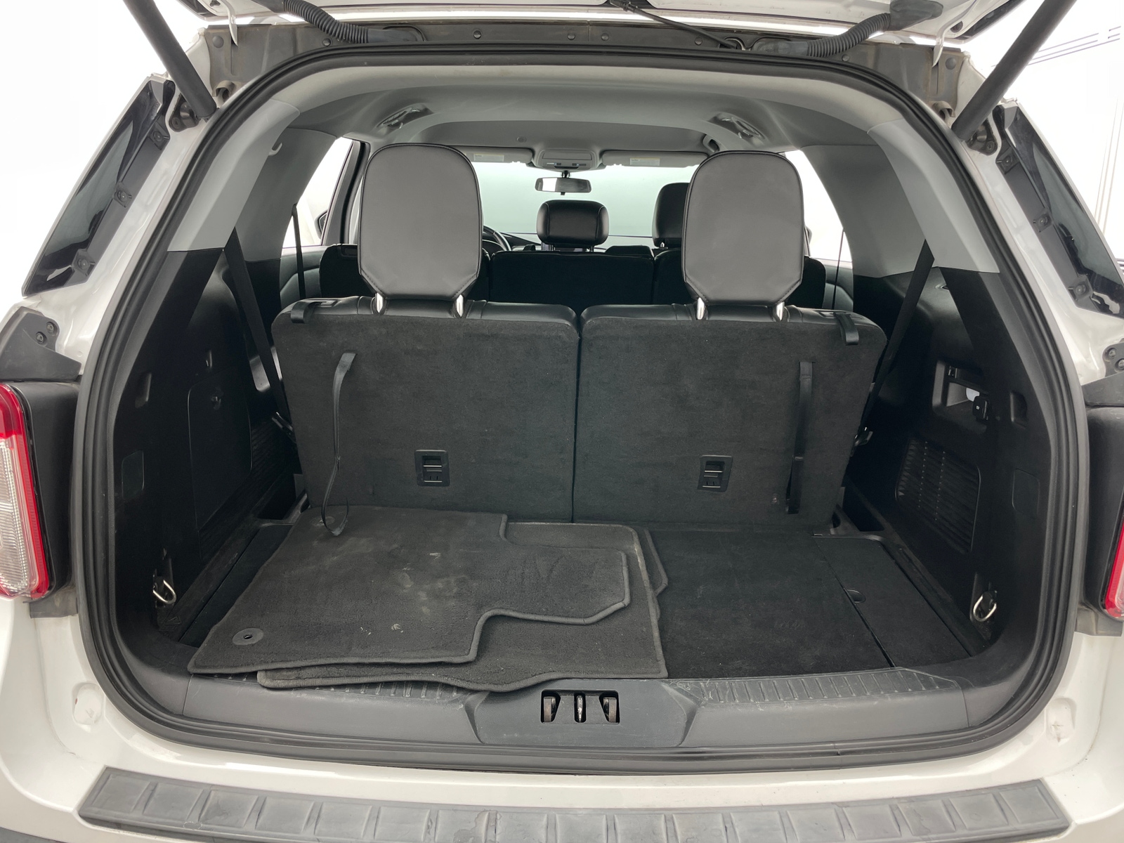 Thumbnail: 2020 Ford Explorer - 6