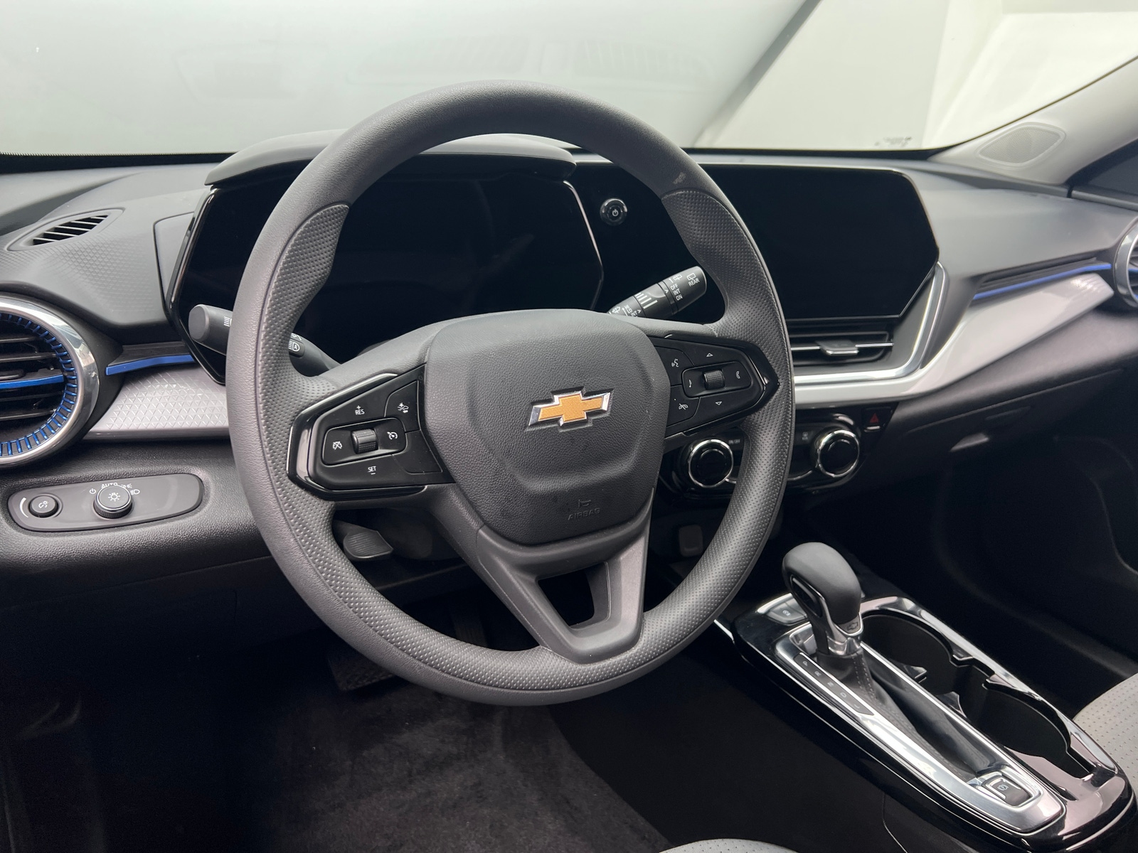 Thumbnail: 2025 Chevrolet Trax - 5