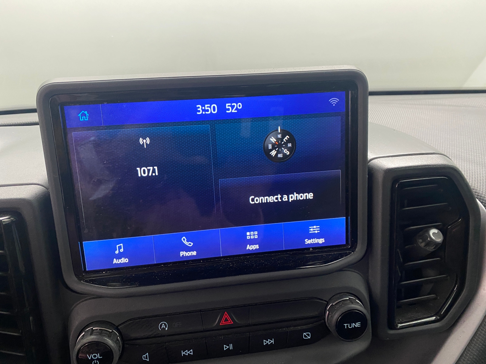 Thumbnail: 2021 Ford Bronco Sport - 4