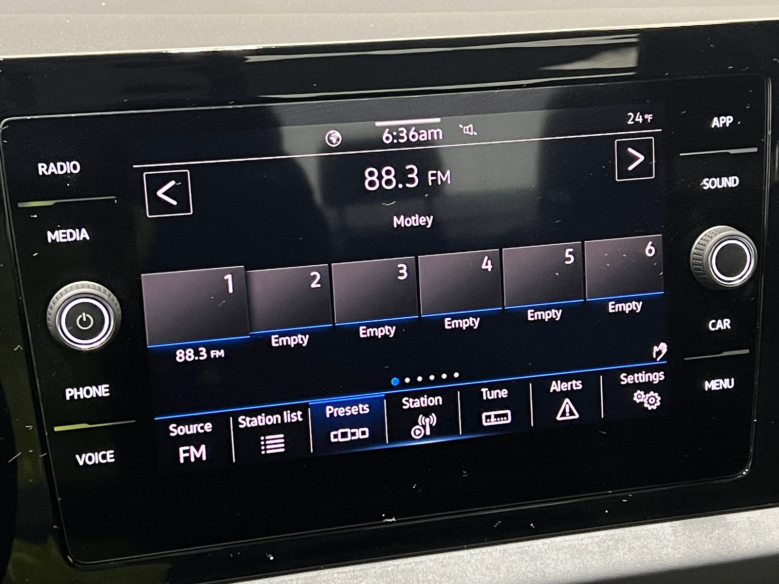 Thumbnail: 2025 Volkswagen Jetta - 3