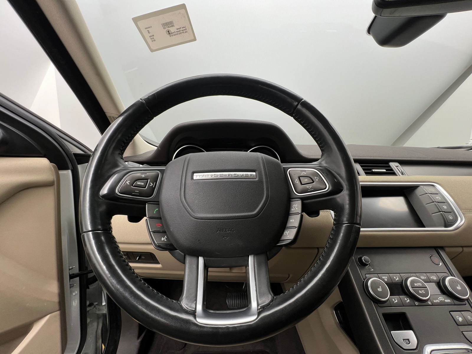 Thumbnail: 2019 Land Rover Range Rover Evoque - 4