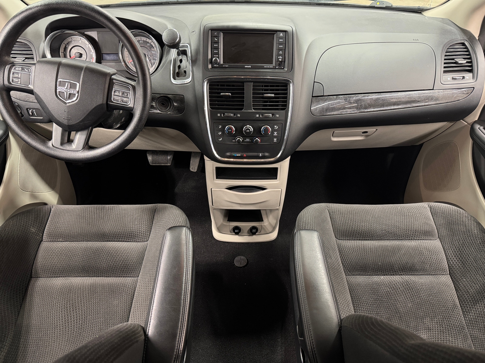 Thumbnail: 2018 Dodge Grand Caravan - 3