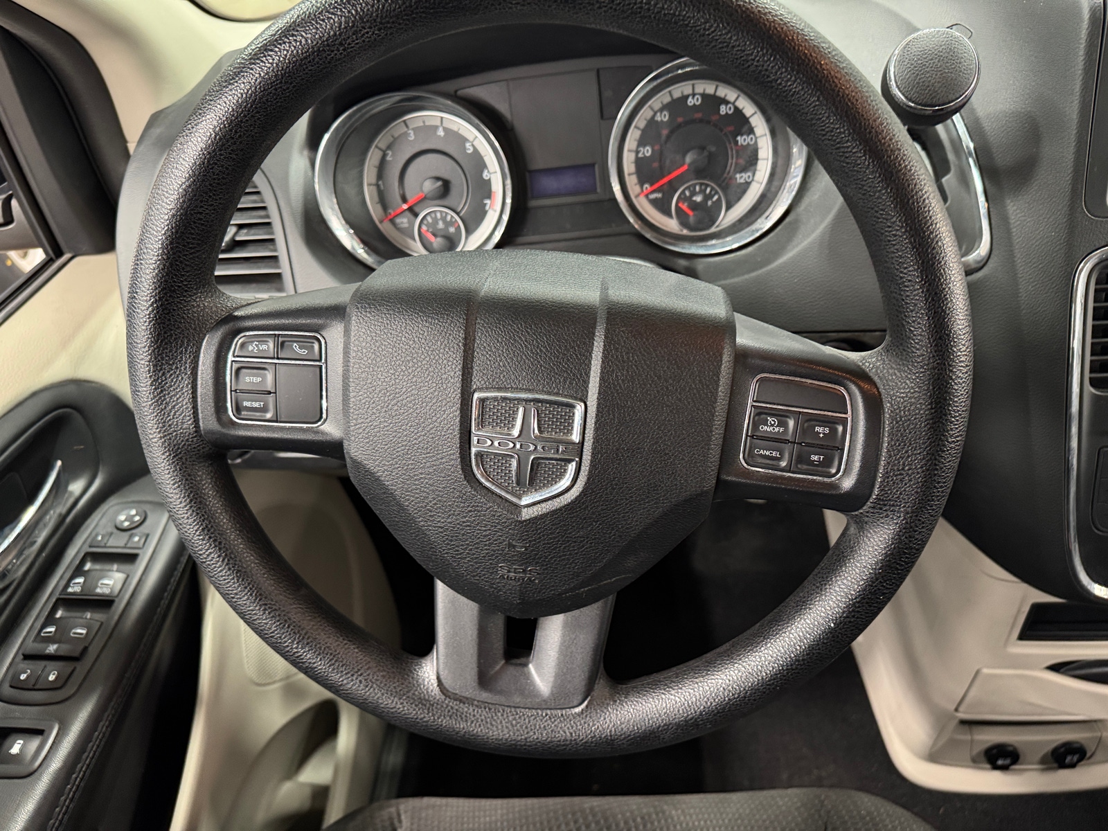 Thumbnail: 2018 Dodge Grand Caravan - 5